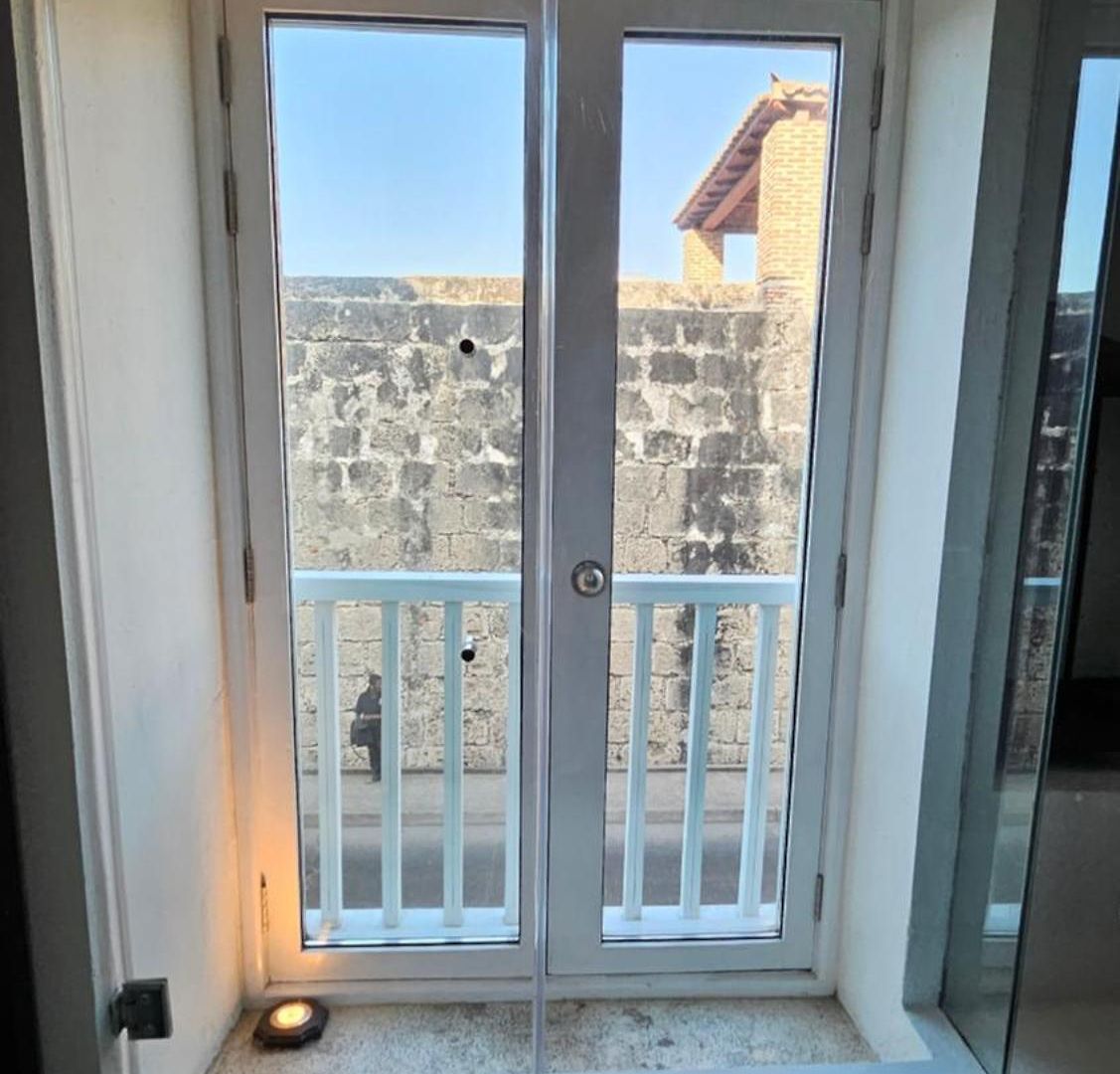 Duplex Vista Al Mar Y Murallas Nuevo En La Ciudad Amurallada