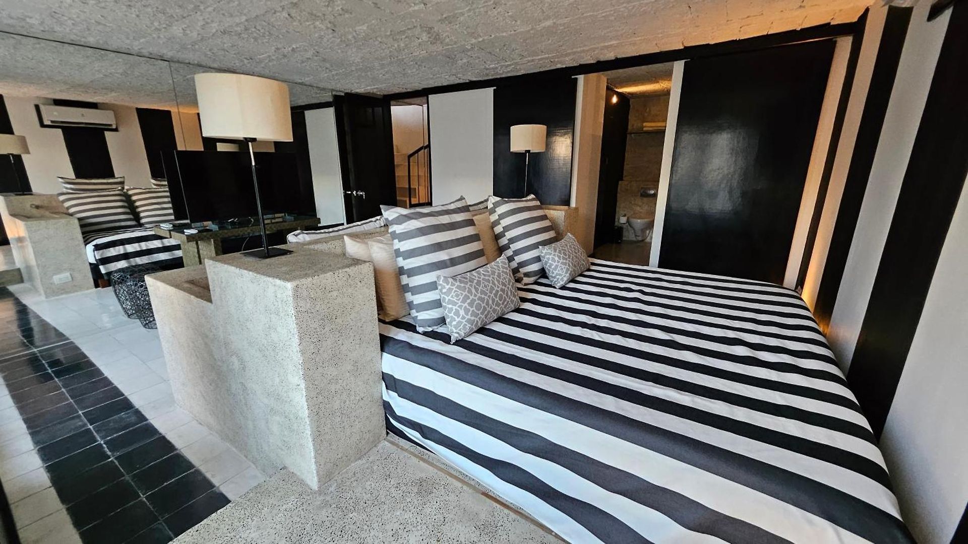 Duplex Vista Al Mar Y Murallas Nuevo En La Ciudad Amurallada