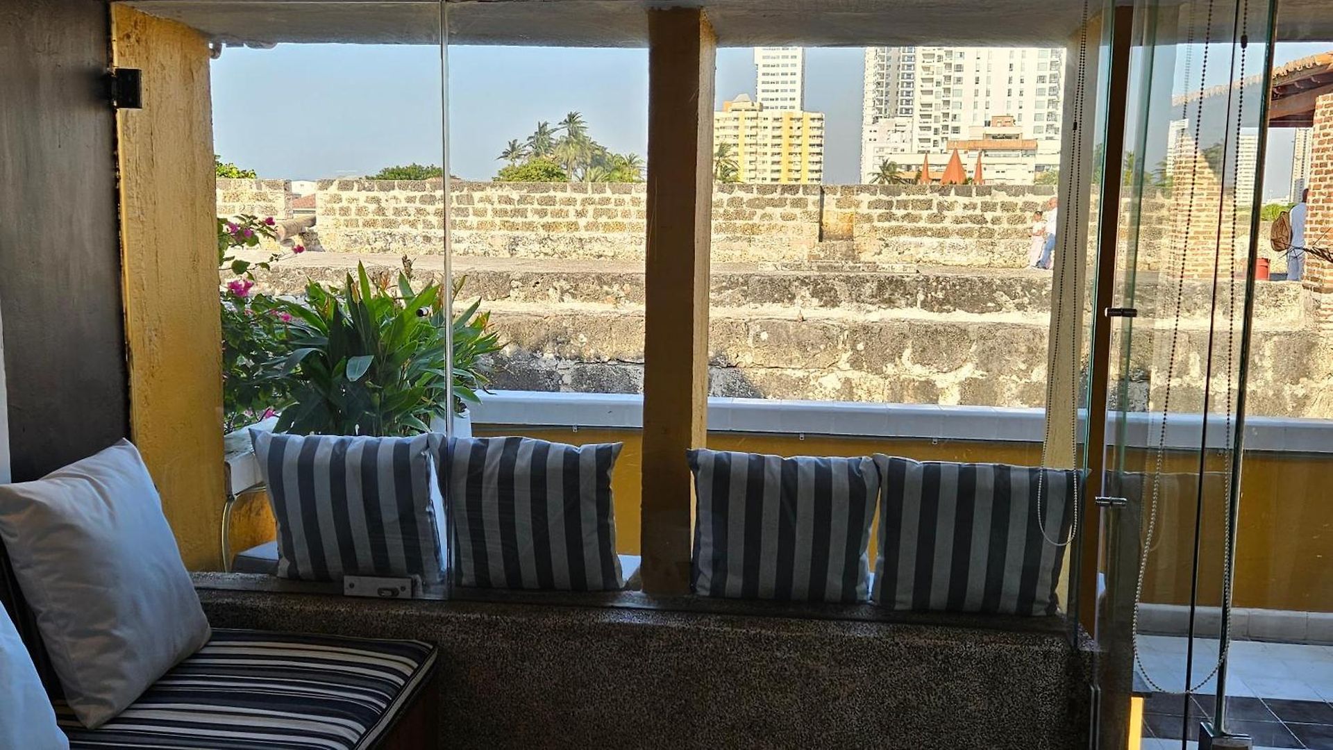 Duplex Vista Al Mar Y Murallas Nuevo En La Ciudad Amurallada Apartment *