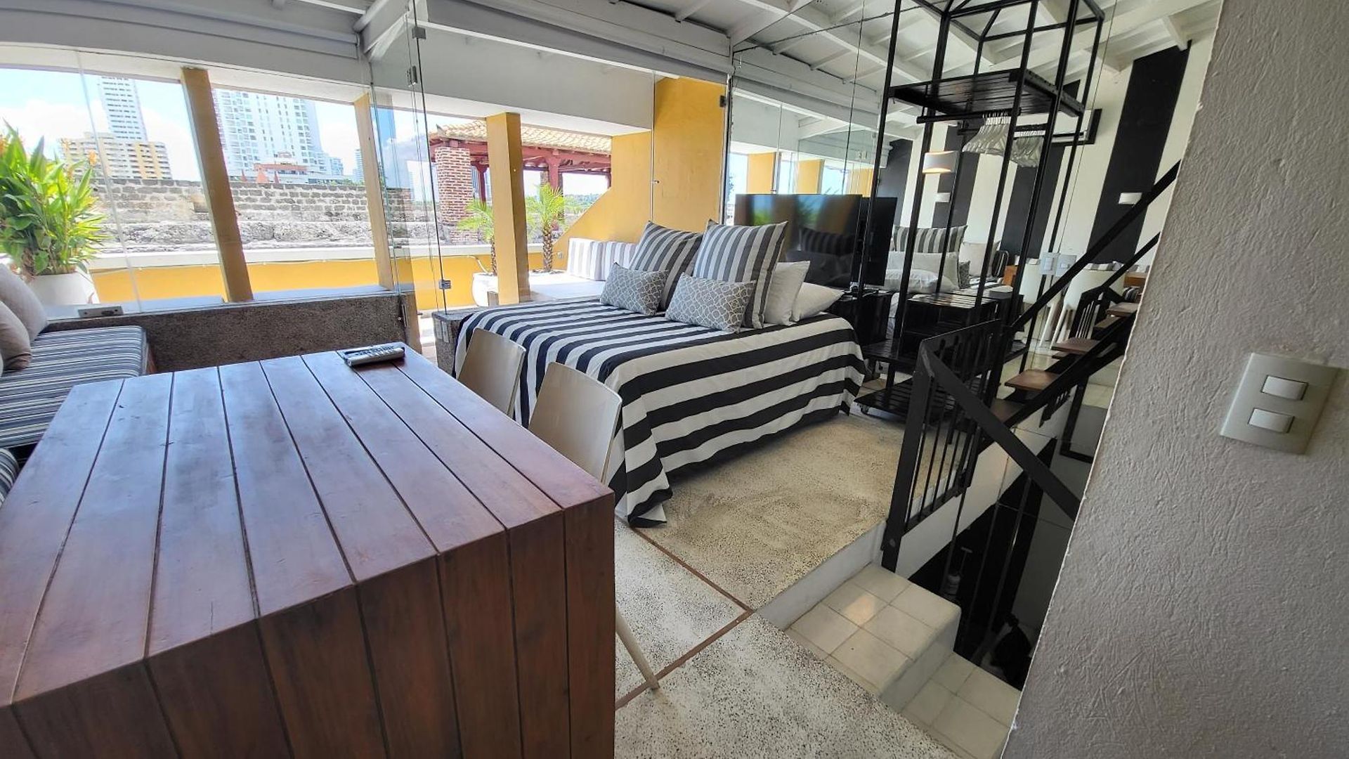 Duplex Vista Al Mar Y Murallas Nuevo En La Ciudad Amurallada Cartagena