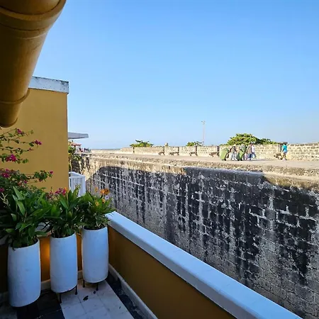 Apartamento Duplex Vista Al Mar Y Murallas Nuevo En La Ciudad Amurallada